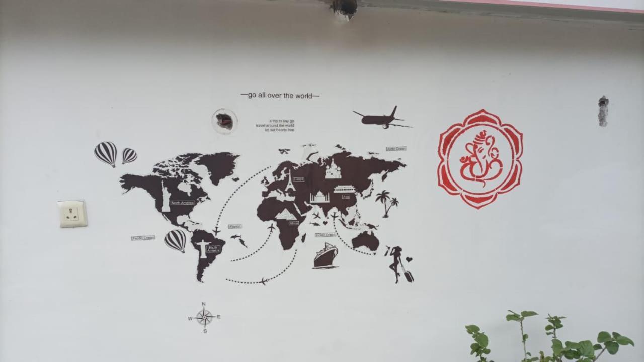 Hobbit House Hostel Rishīkesh Eksteriør billede