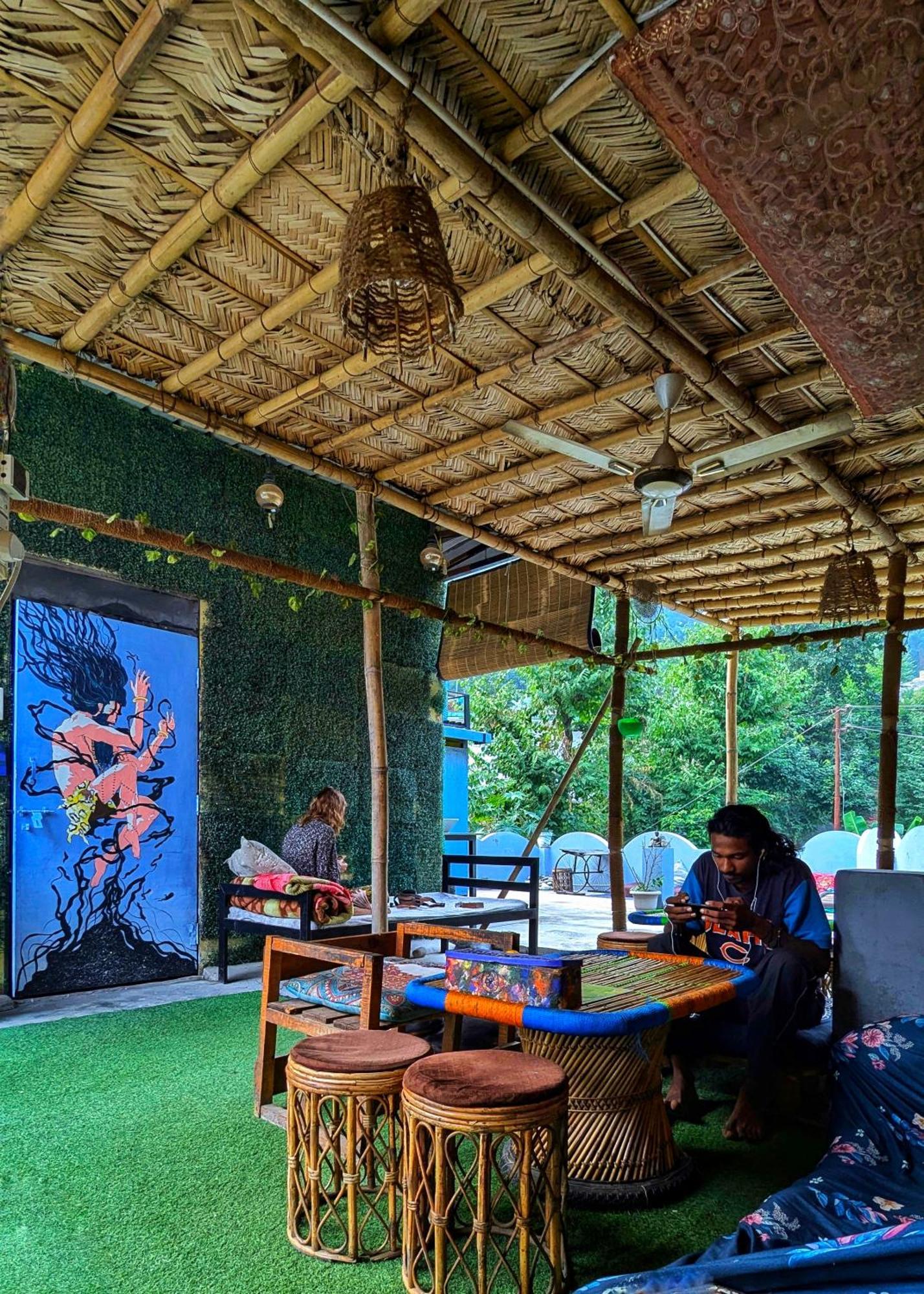 Hobbit House Hostel Rishīkesh Eksteriør billede