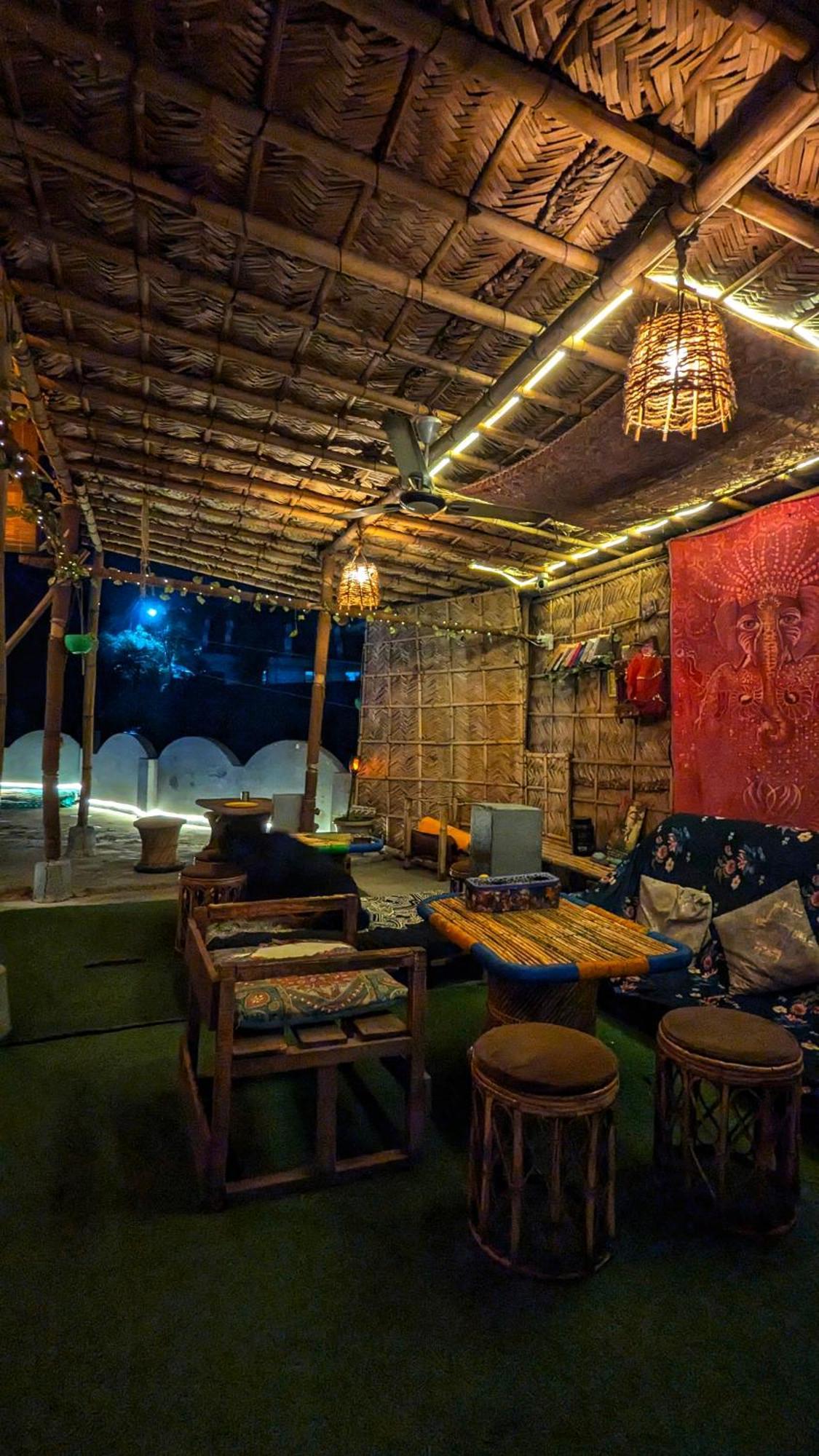 Hobbit House Hostel Rishīkesh Eksteriør billede